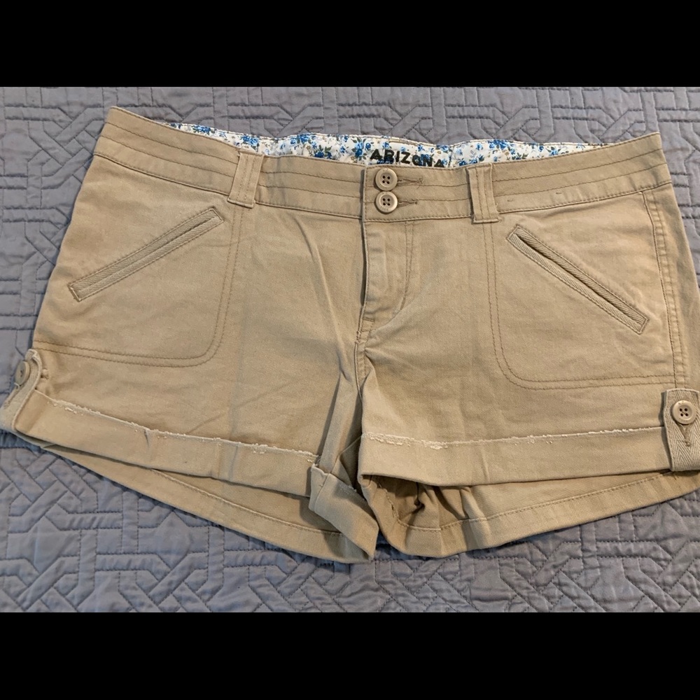 NWOT Kaki shorts